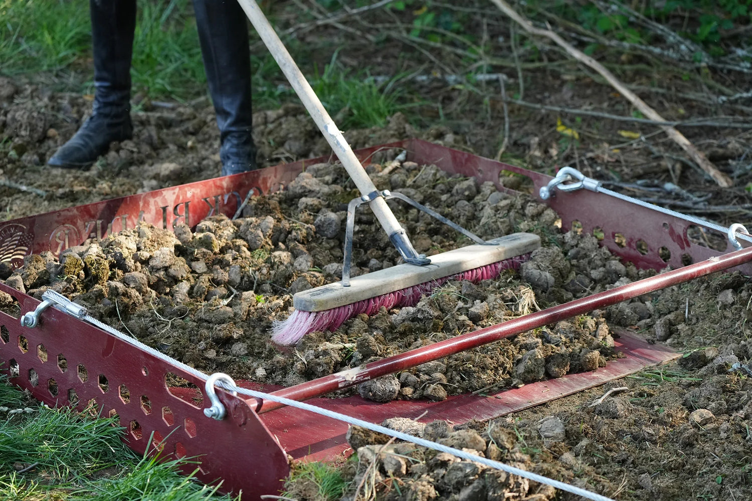 red paddock blade horse droppings collector