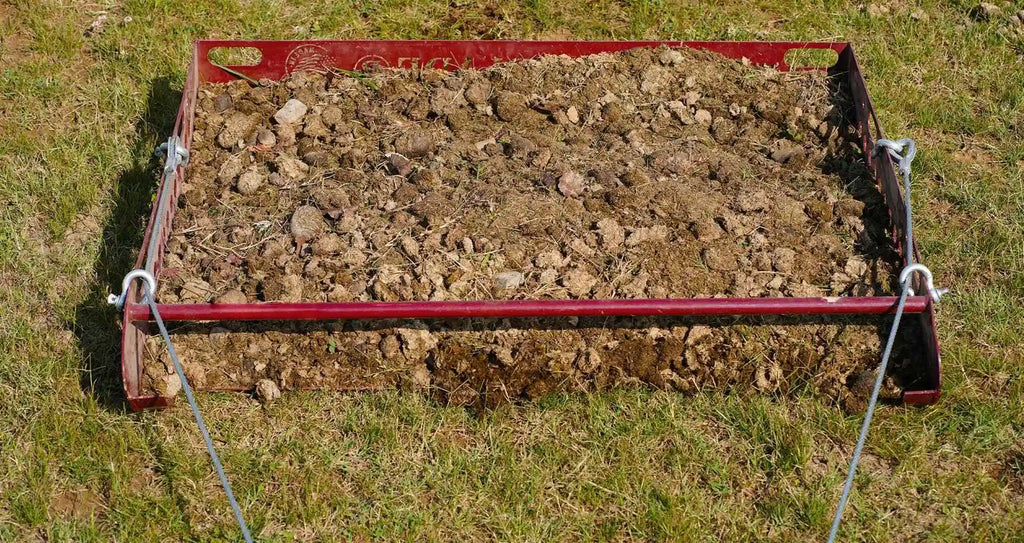 red paddock blade poop scooper